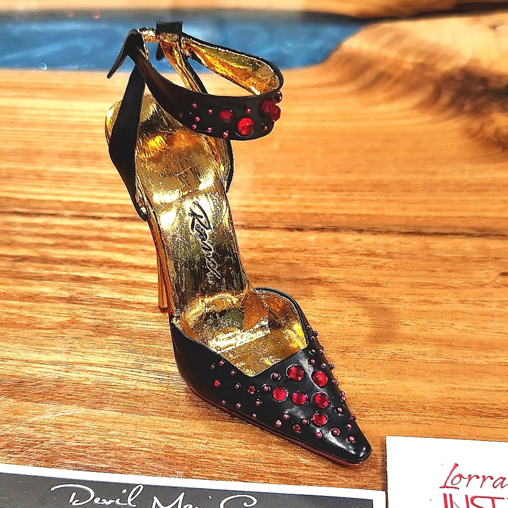 Just The Right Shoe Black And Red Heels View 2